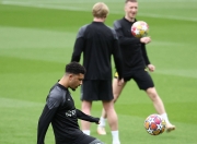 开云体育下载-关于多特蒙德中场表现出色，引发球迷期待的信息