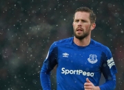 开云体育官网-英超争冠战与CBA关键战，布伦森与山西队的接管艺术