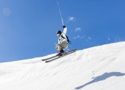 开云体育-极速与转换，从F1争冠之夜到西亚卡姆的攻防艺术