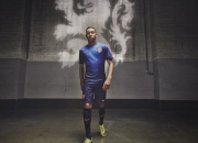 开云APP-双星闪耀与孤胆英雄，当拉文的华丽舞步遇上骑士的钢铁洪流