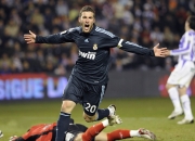 开云体育下载-赛道之外，球场之上，当F1争冠悬念遇上公牛加时绝杀