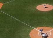 开云体育下载-勒沃库森险胜罗马，伊布带队取胜，双线战场上的战术与意志