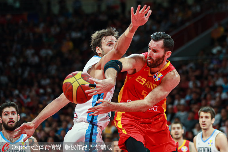 意大利男篮鏖战波兰男篮,拉文三分雨点燃全场 意大利男篮鏖战波兰男篮,拉文三分雨点燃全场