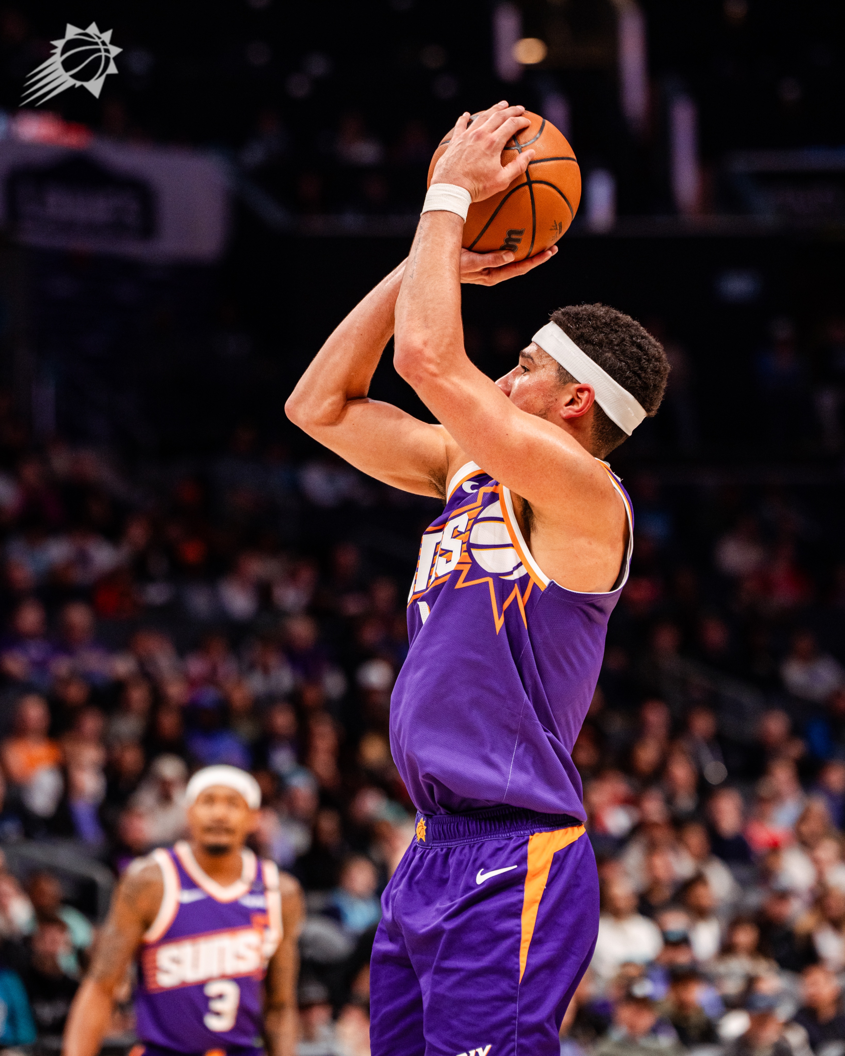 黄蜂翻盘土耳其男篮,凯尔·库兹马完成帽子戏法 黄蜂翻盘土耳其男篮,凯尔·库兹马完成帽子戏法