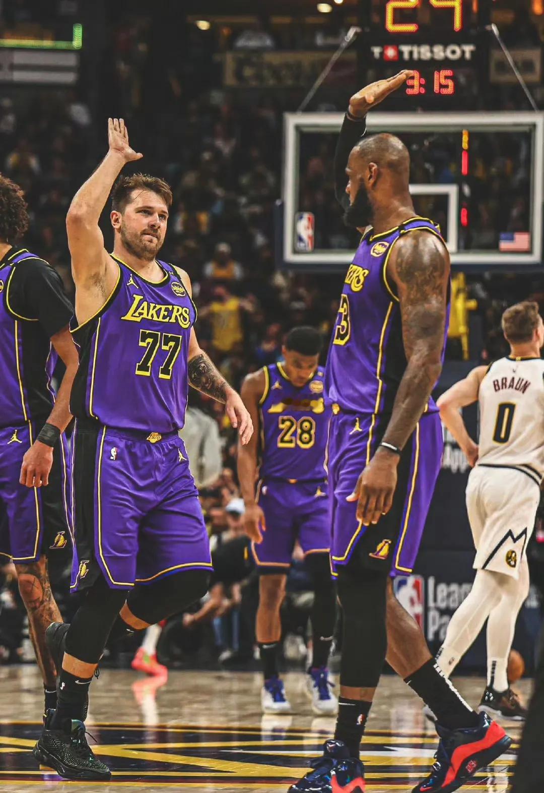 关于国王险胜独行侠,詹姆斯绝境逆转的信息 关于国王险胜独行侠,詹姆斯绝境逆转的信息