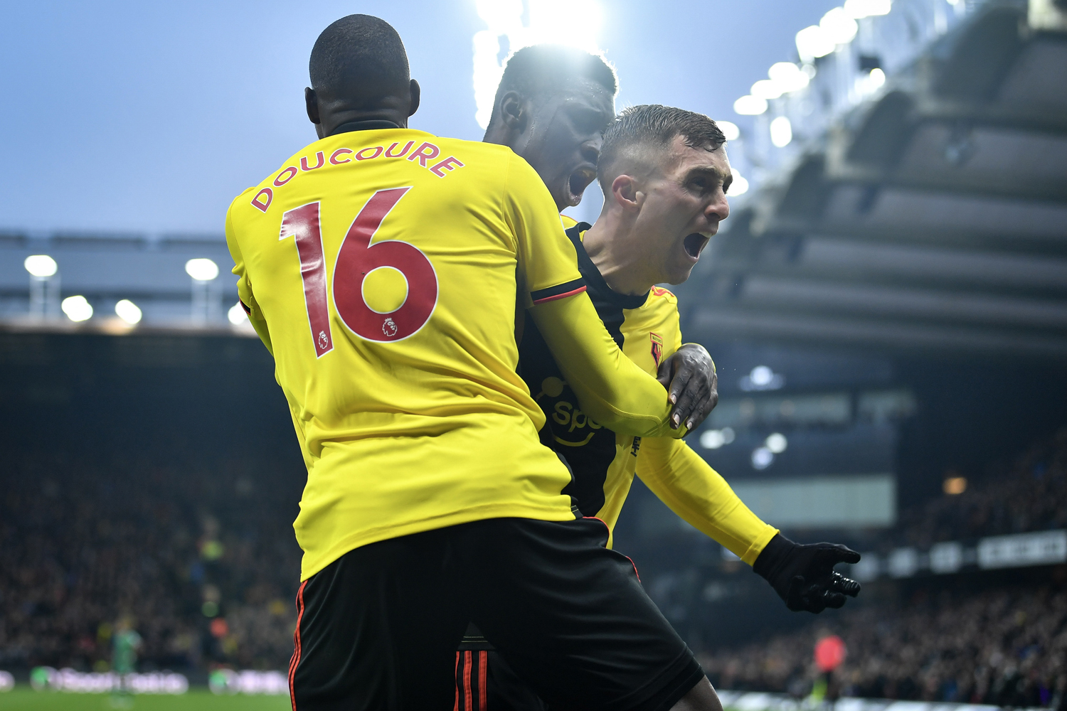 温布尔登不敌沃特福德,战绩仍有待提高的简单介绍 温布尔登不敌沃特福德,战绩仍有待提高的简单介绍