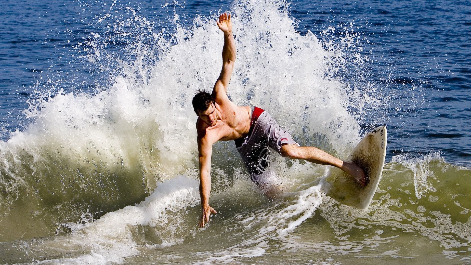 英格拉姆末节封神！雄鹿力克浙江，唯一性胜利背后的巨星时刻