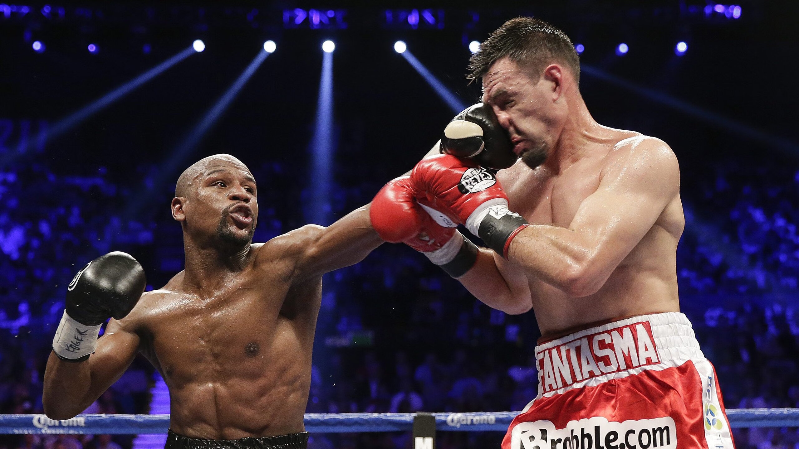 北非绿茵恩仇录，马里血拼阿尔及利亚，皮克意外成为关键先生